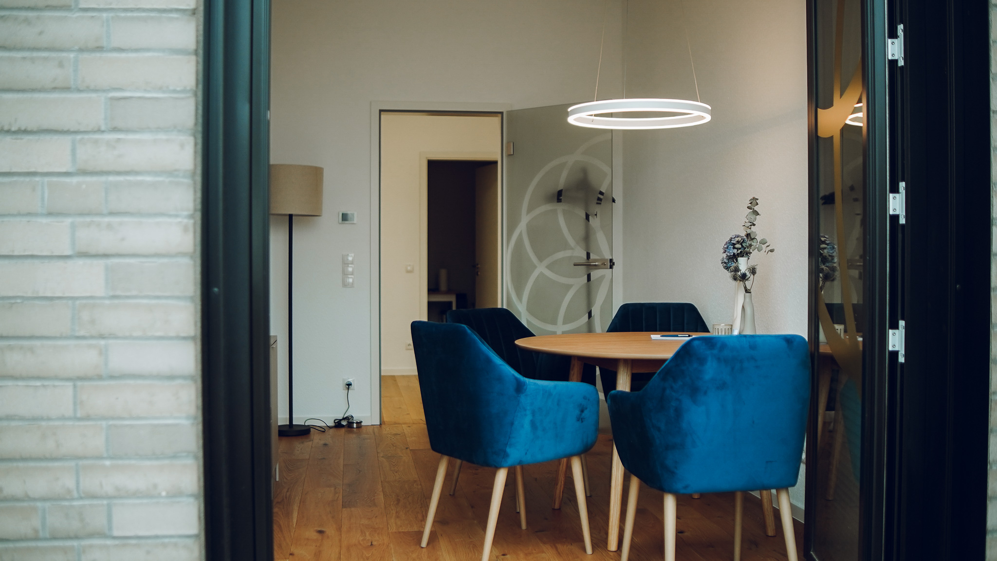 Rundes Besprechungszimmer